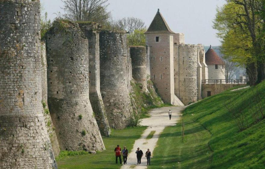 La Voulzie Appartement - Proche Centre Avec Parking Prive Provins Buitenkant foto